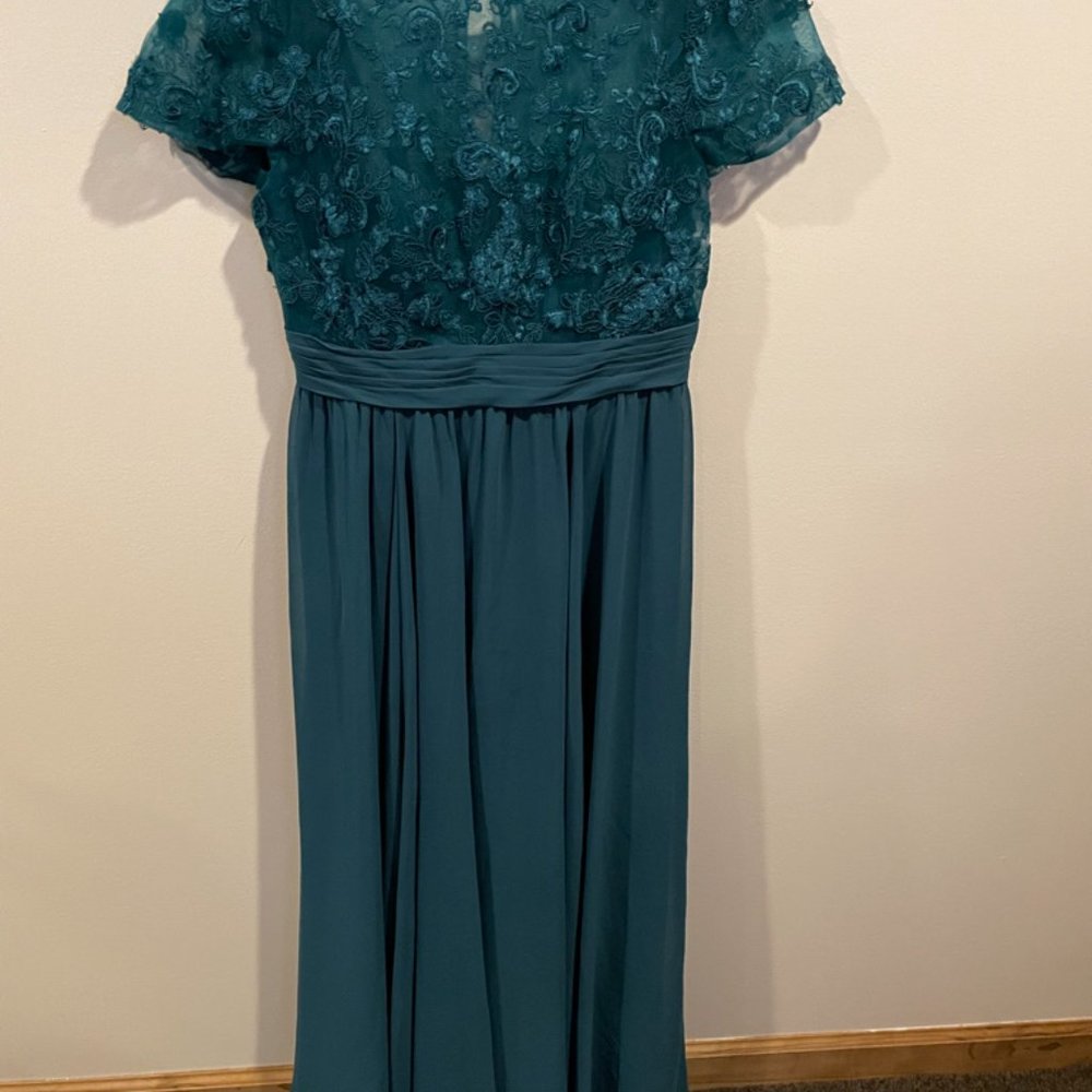 Azazie Formal Dress in Peackock, Size A12